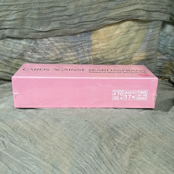 Cards Against the Kardashians Game NIB - Picture 2 of 3